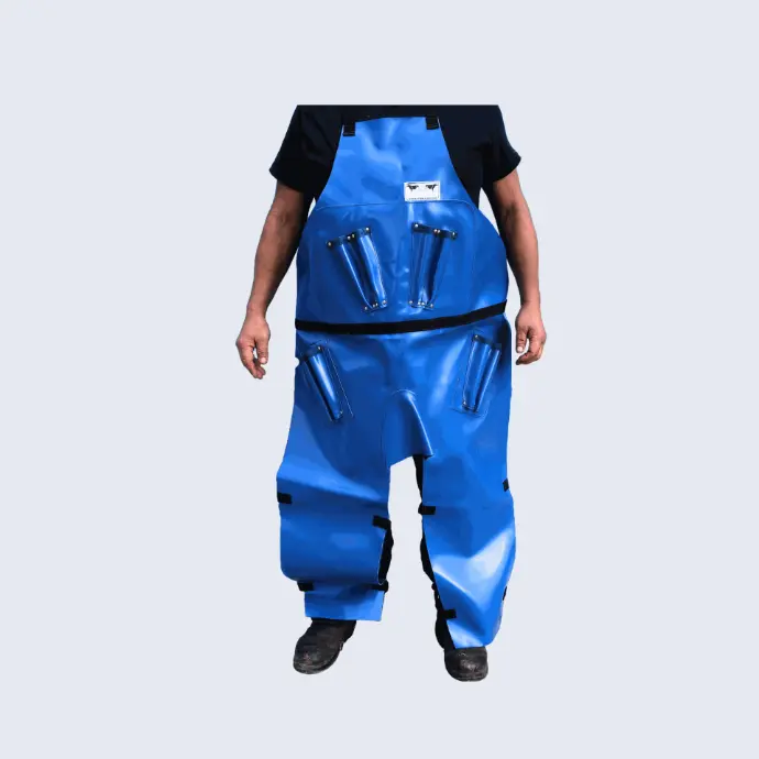 CowCare Apron, full length made of PVC with leg cl